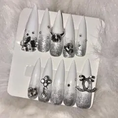ギャルネイル ロングギャルネイル 冬ネイル ホワイト シルバー