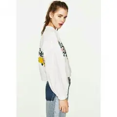 大人気！ZARA 系刺繍フリルブラウス?Mサイズ
