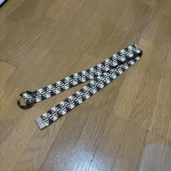 黒と白のチェック柄ベルト