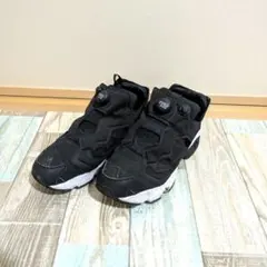 リーボック ブラック スニーカー INSTAPUMP