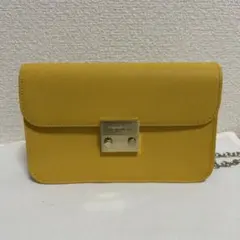 Agnes b. アニエスベー　ウォレットショルダーバッグ　イエロー　チェーン