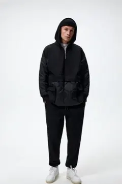 ★新品　ZARA 付き切り替えデザインハーフジップパーカー