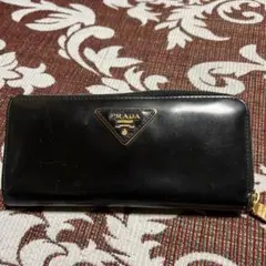 プラダ財布