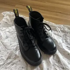 Dr. Martens 6ホール ブーツ ブラックのサムネイル