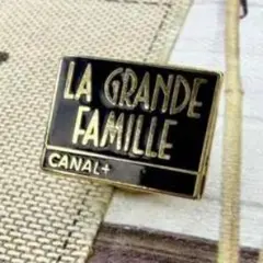 LA GRANDE FAMILLE ブローチ