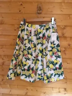 ●新品　インデックス　レモン柄　膝丈スカートのサムネイル