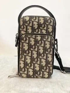 Item thumbnail for item 45947883-5383-4676-bac2-a8d99fb59587