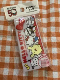 サンリオキャラクターズ　ハローキティ　50周年記念デザイン　コスメケース　ケースのサムネイル