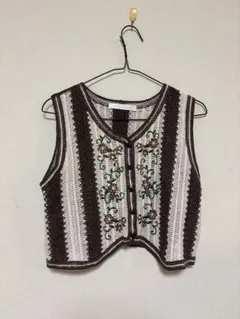 SHEENA LEE RAY ストライプ刺繍ニットベスト