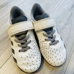 アディダス サッカーシューズ ホワイト×グレー　17cm