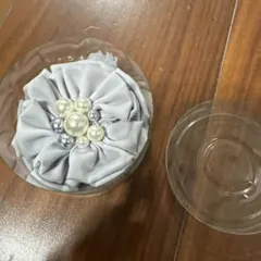 か*ん様 グレー サテン コサージュ パール付き　　　※専用ケースなしでの発送