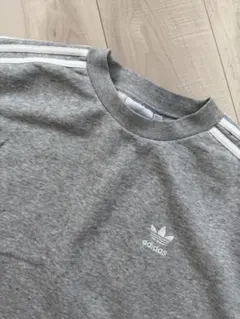 adidas originals トレーナー