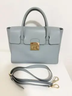 期間限定出品 列車に飛び乗るボストンバッグ 「Maison de FLEUR - メルカリ