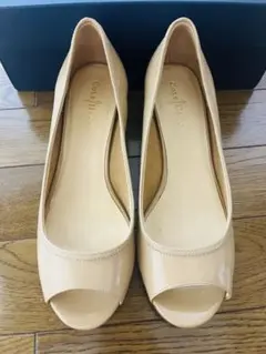 COLE HAAN コールハーン　パンプス 23.5cm ベージュのサムネイル
