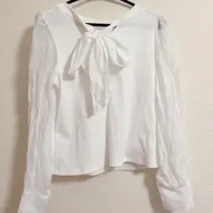 ホワイトリボン付き長袖シャツ