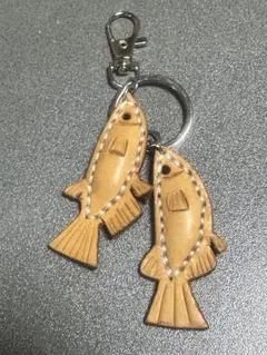 【ラスト？】メダカ　キーホルダー　ヌメ革　レザー　雄雌