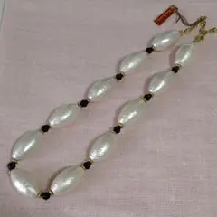 大粒のコットンパールのネックレス