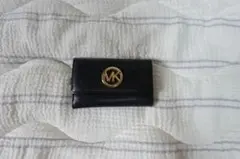 MICHEAL KORS黒 レザー キーケース ゴールドロゴ