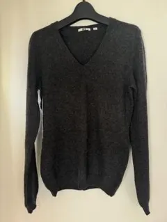 ＊UNIQLO ユニクロ＊ダークグレー カシミヤ100%Vネックセーター S