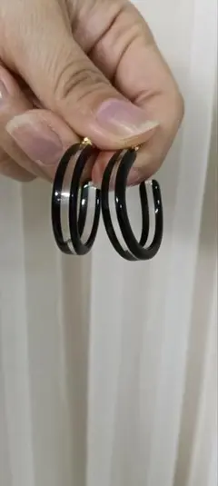 k18 黒のフープピアス 中サイズ　おしゃれ
