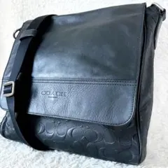 コーチ　メッセンジャーバッグ　シグネチャー　エンボス　レザー　黒