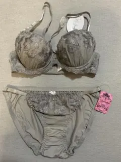 C65M グラナティス　花柄刺繍×レース　ブラ＆ショーツセット　グレー