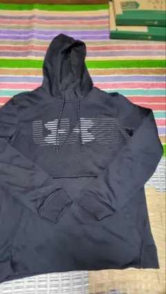 UNDER ARMOUR パーカー ブラック