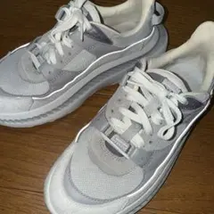 UGG 厚底スニーカー