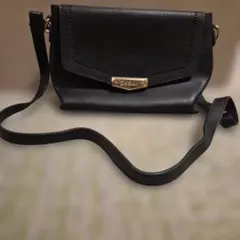 D KELLY ブラックショルダーバッグ