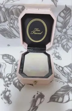 Too Faced ダイヤモンドライトのサムネイル