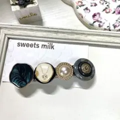 No.221.上品☆ネイビーボタン　バレッタ　8㎝