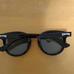 美品♡THRASHER サングラス ブラックのサムネイル