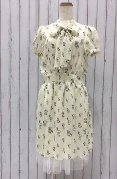 SLY SNOOPY スライ　スヌーピー　ベル　リボンタイ　ワンピース