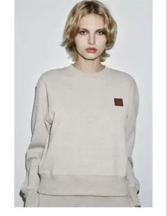 新品 ZARA フロントラベル スウェットシャツ S