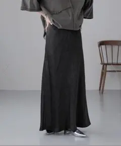 値下げ☆新品　LOWRYSFARMストレッチサテンスカート