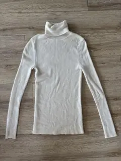 ユニクロ　メリノリブタートルネックセーター　M