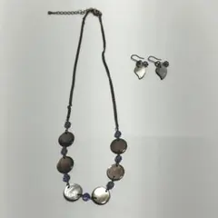 シェル製コイン型ペンダントとしずく型ピアスセット