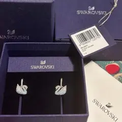 未使用品 Swarovski 【ブルークリスタル】白鳥モチーフ・フープピアス