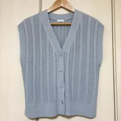 GU フロントボタンニットベスト ライトブルー