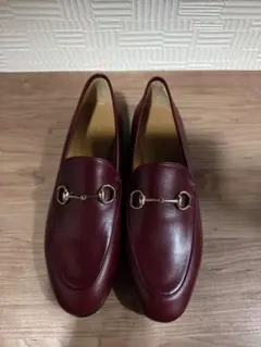 GUCCI 新品！ バーガンディ レザー ローファー 金具付き