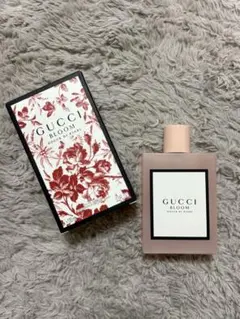 GUCCI BLOOM ゴッチェ ディフィオーリ オードトワレ香水 ユニセックス