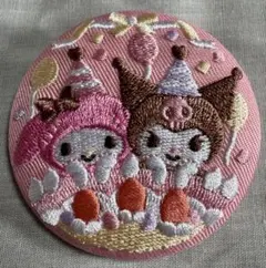 サンリオ　ビスケット刺繍缶バッジ　シークレット【マイメロ&クロミ】