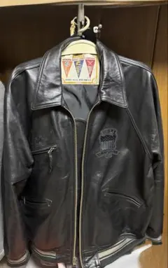 AVIREX バーシティ　オールブラックラムレザージャケット　スタジャン　羊革