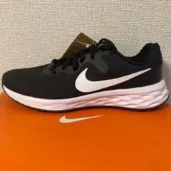 新品 NIKE ブラック レボリューション 6 黒 25cm ナイキスニーカーのサムネイル