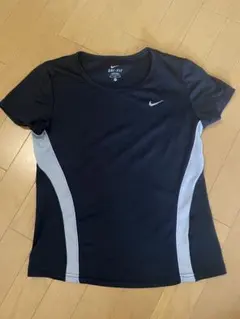 Nike Dri-FIT トップス　フィットネス　ジム　ウェア