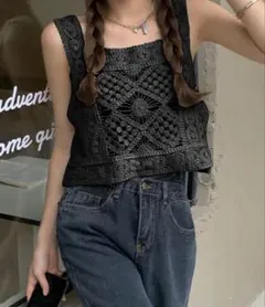 ブラックレース編みクロップドビスチェ