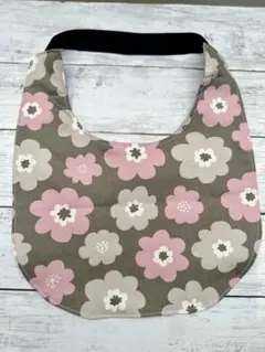 大型犬　スタイ　よだれかけ　北欧フラワー(グレー)