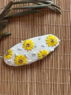 ★再販シリーズ★ふんわり刺繍パッチンピン　ひまわり畑
