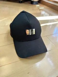 New Era ブラックキャップ ゴールドプレート付き