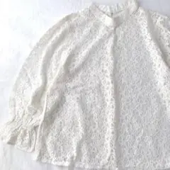 美品　GU ジーユー　ハイネック　レースブラウス　トップス　フリル袖　白